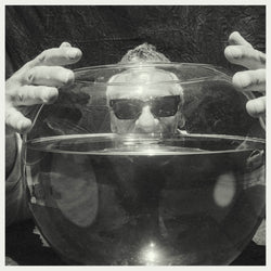 Pic by Elliot Lee Hazel
Design by Hadar Barak